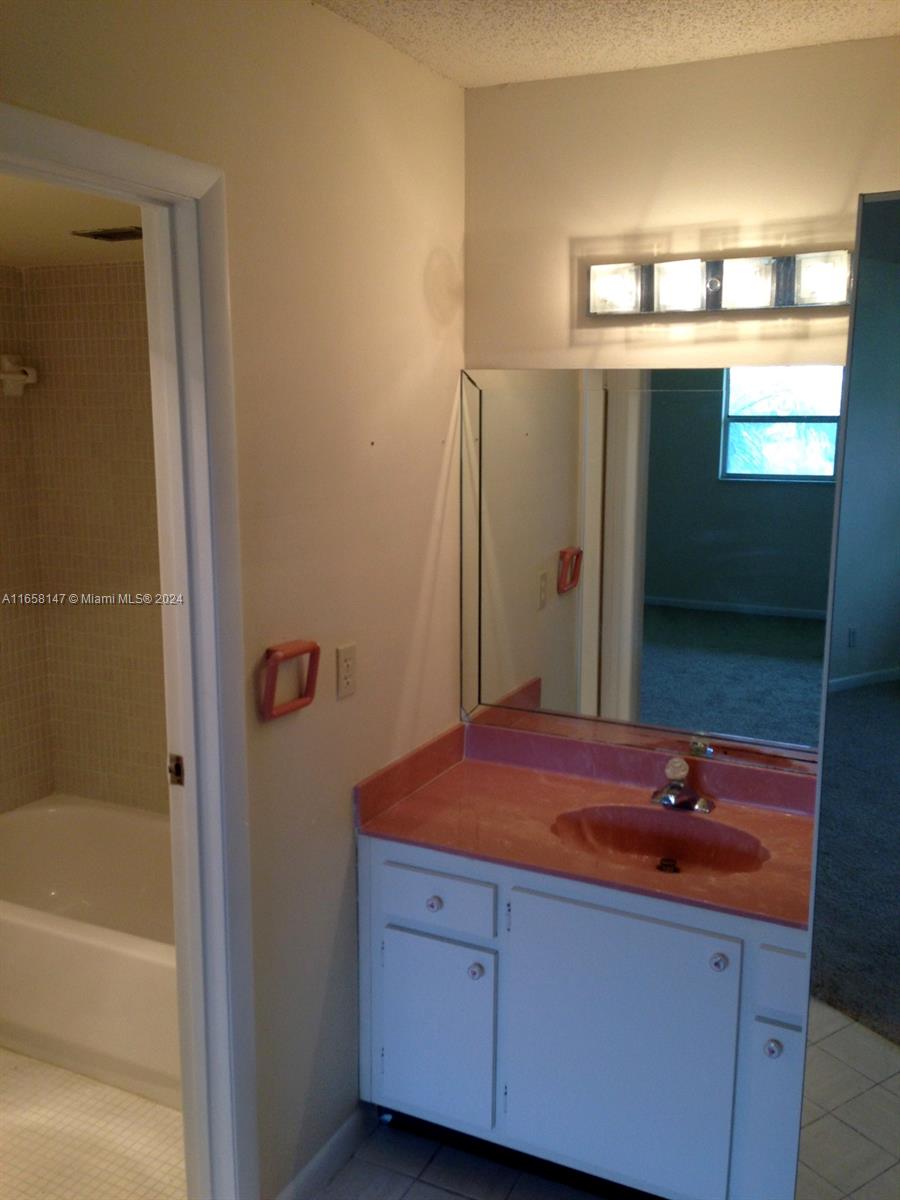 INVERRARY COUNTRY CLUB - Residential