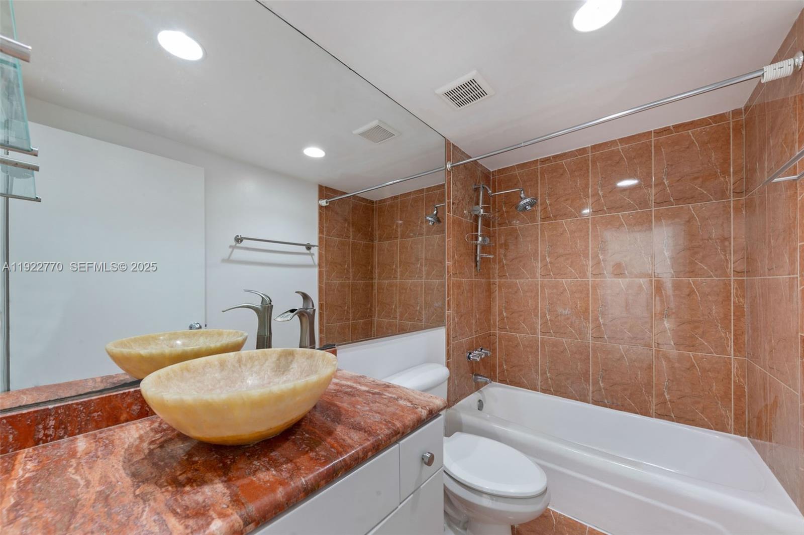 ISLAND POINTE CONDO - Residential