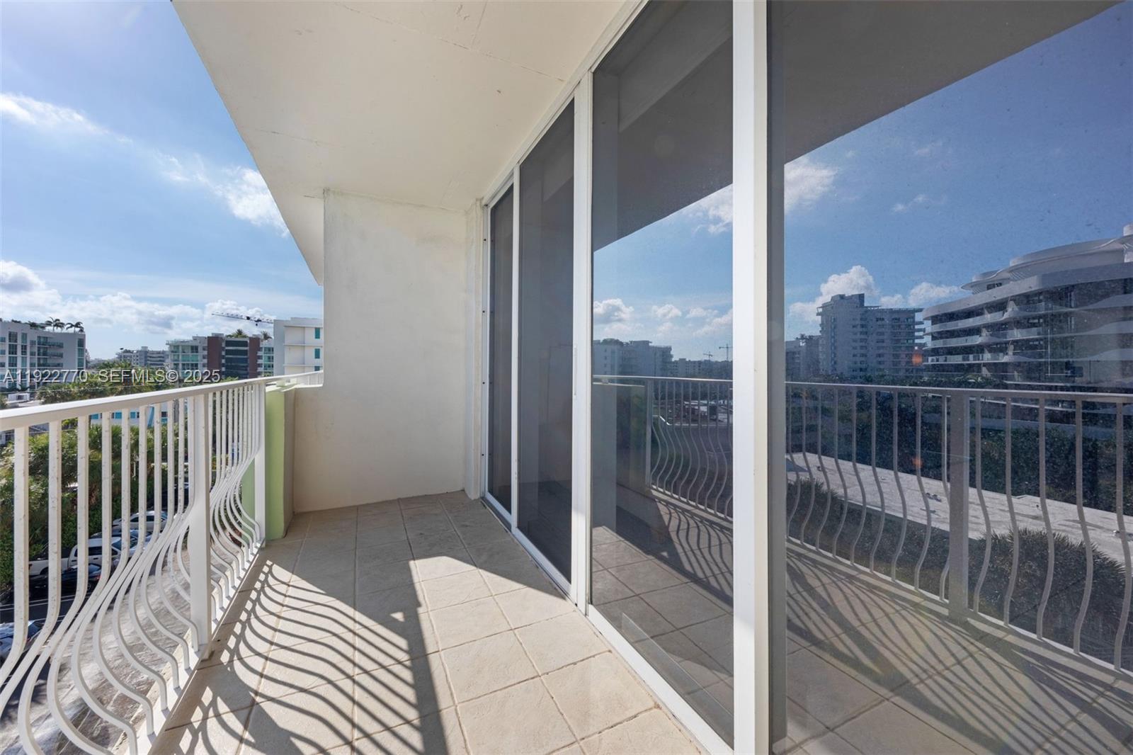 ISLAND POINTE CONDO - Residential