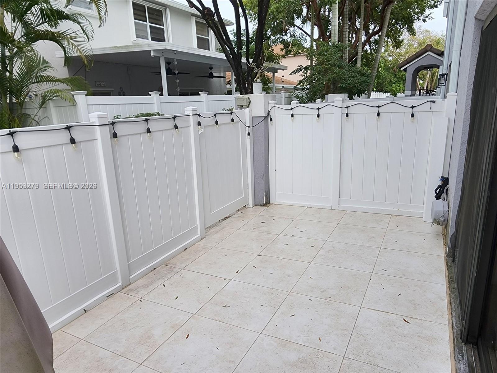 PEMBROKE LAKES SECTION EI - Residential