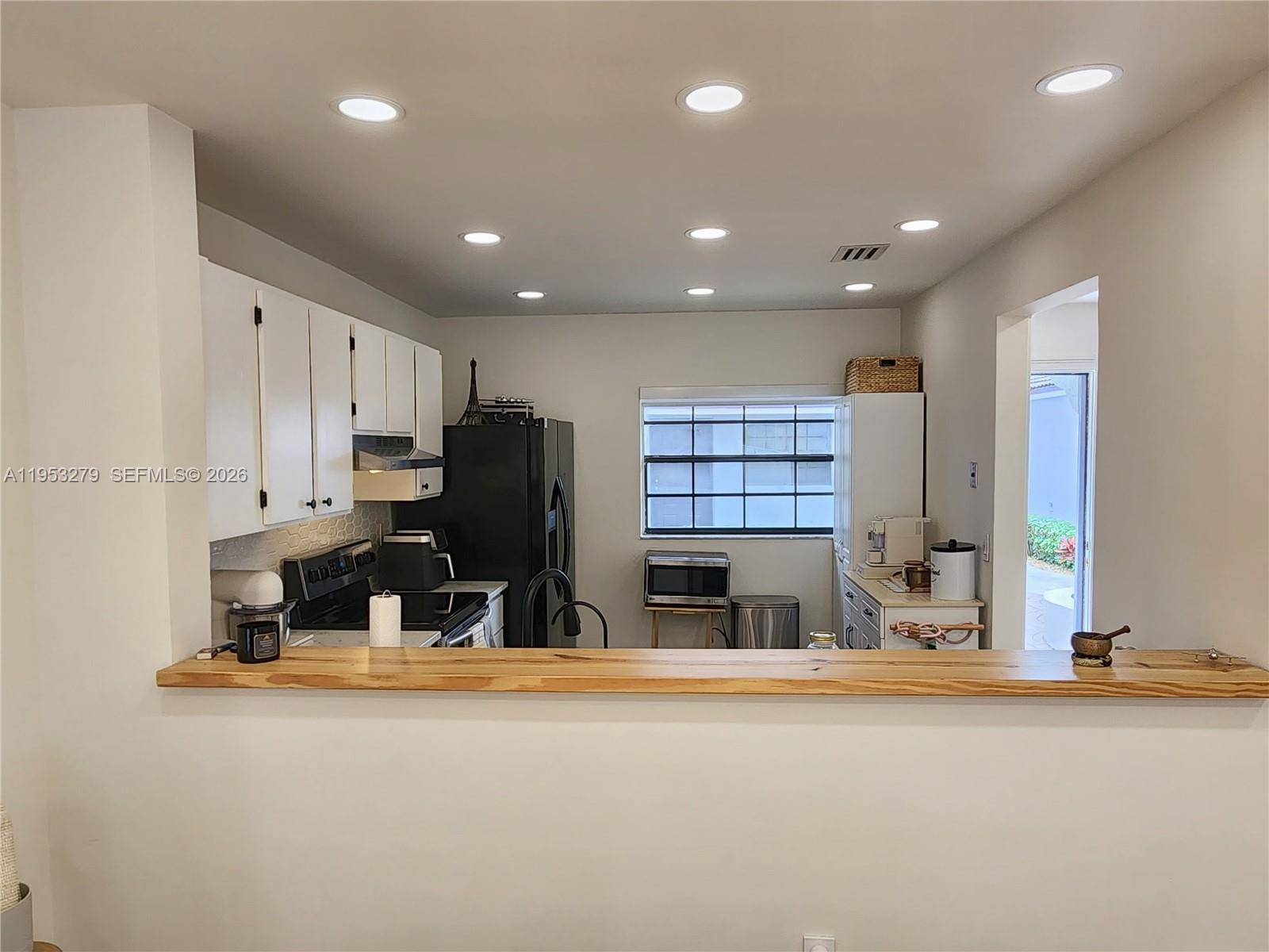 PEMBROKE LAKES SECTION EI - Residential