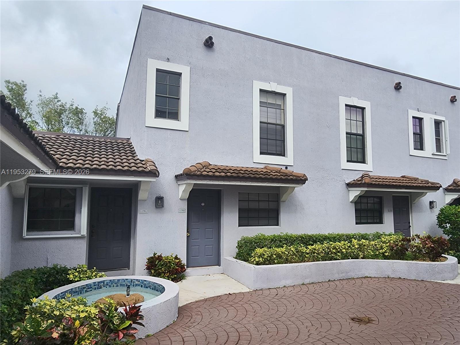 PEMBROKE LAKES SECTION EI - Residential