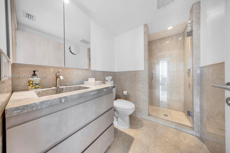 JADE RESIDENCES - Residential