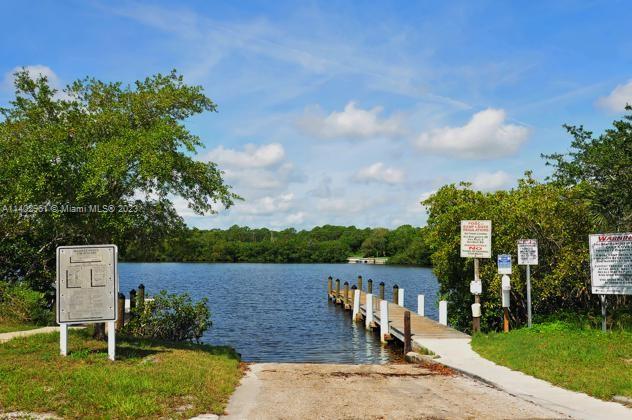 Port Charlotte 52 - Land