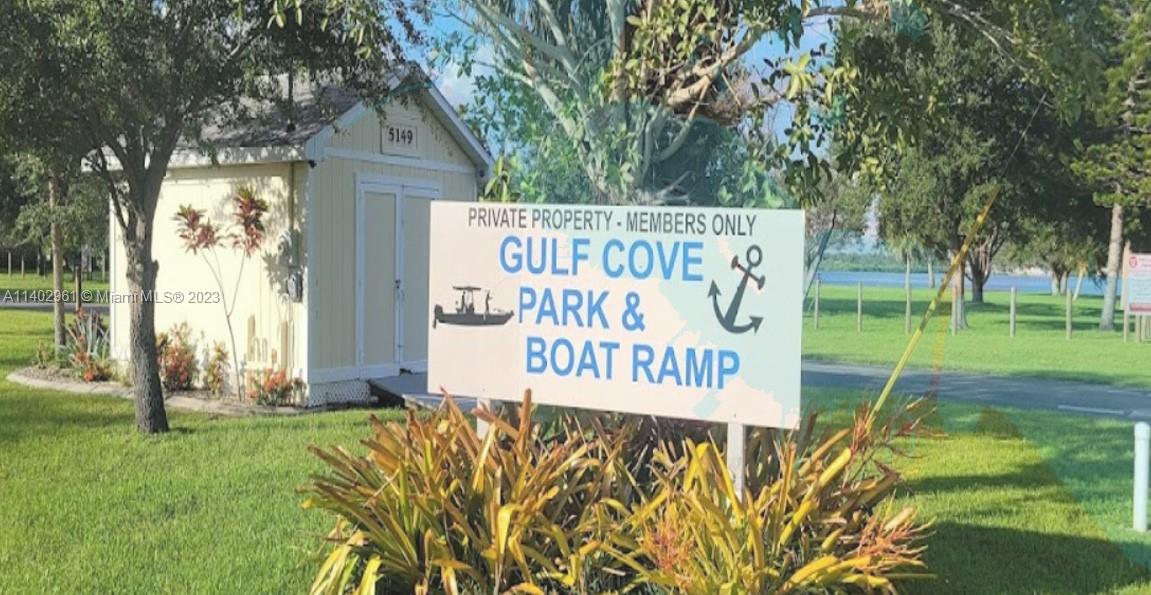 Port Charlotte 52 - Land