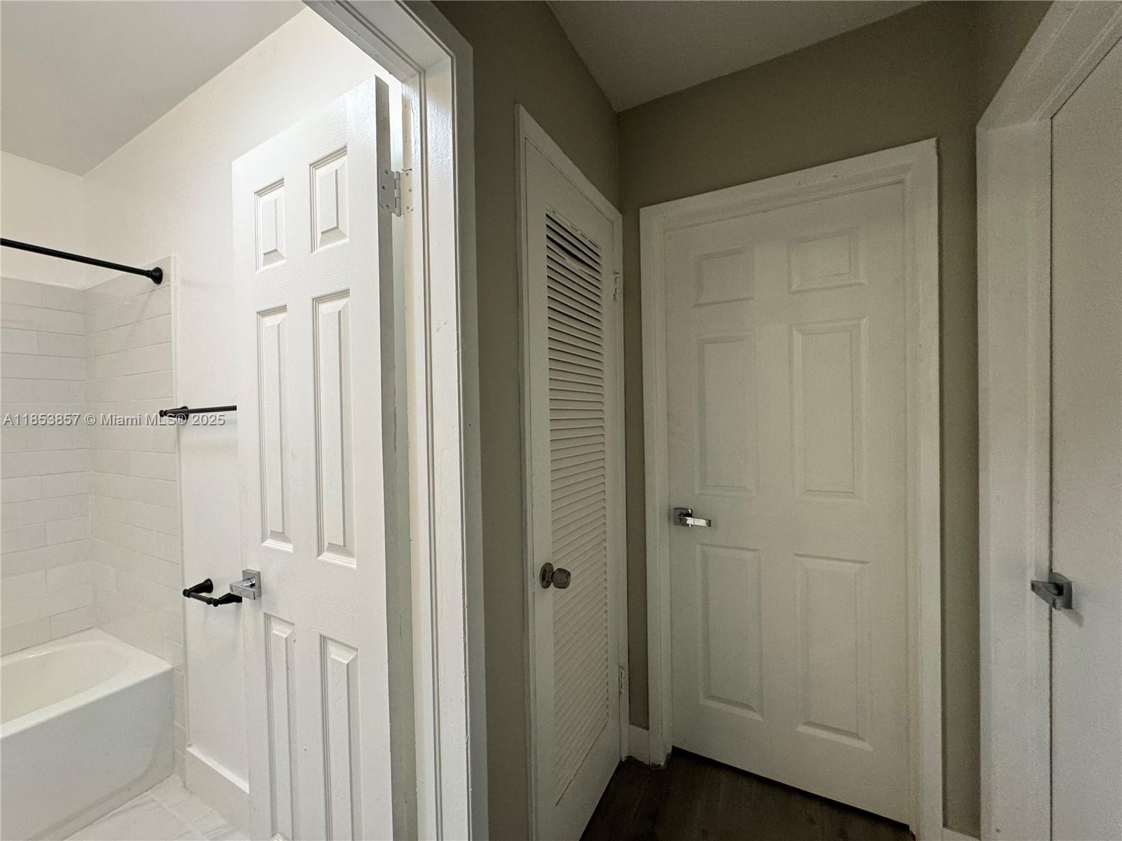 CORAL RIDGE COUNTRY CLUB - Residential Lease