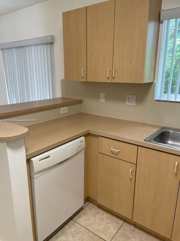 VENETIA GARDENS SOUTH CON - Residential