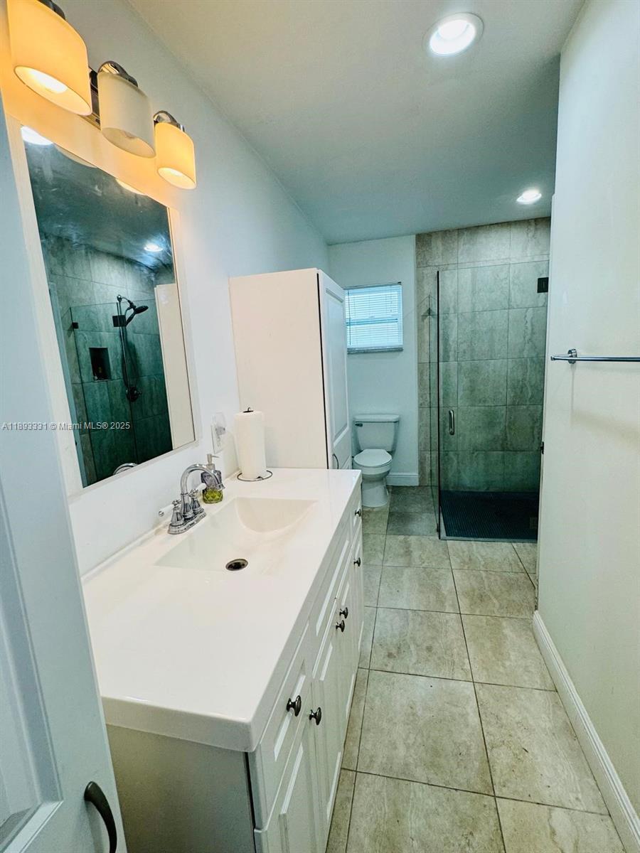 DEERFIELD BEACH ESTATES - Residential Lease