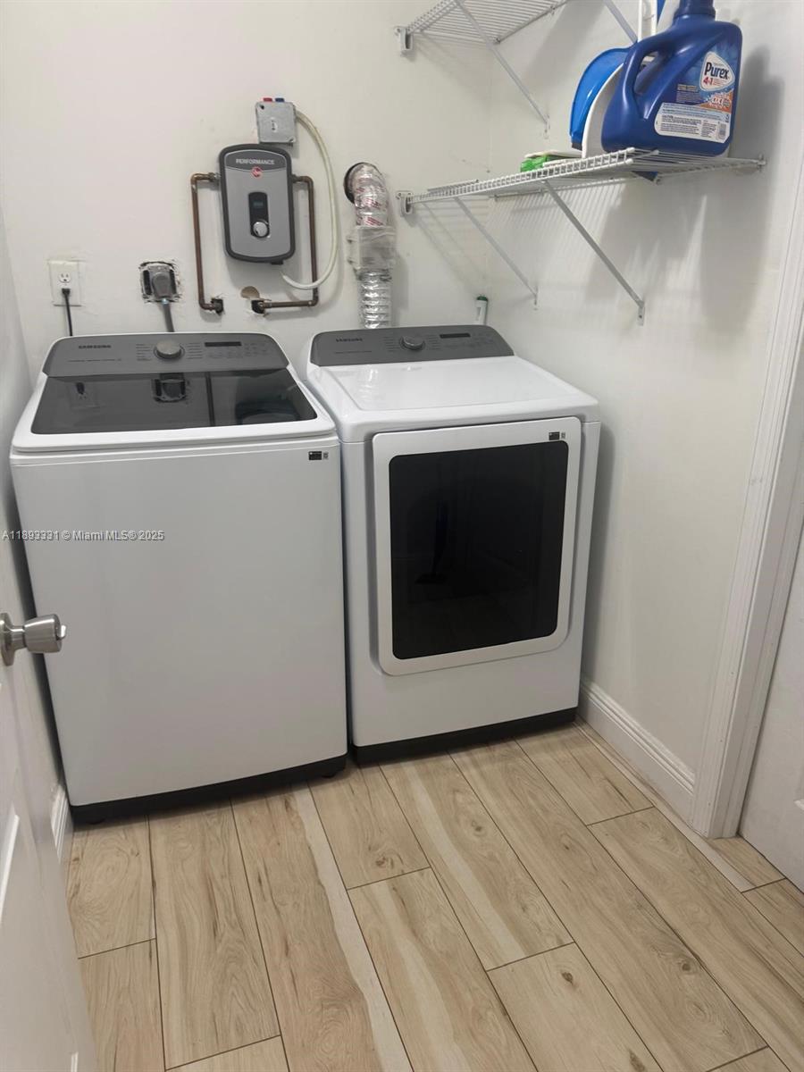 DEERFIELD BEACH ESTATES - Residential Lease