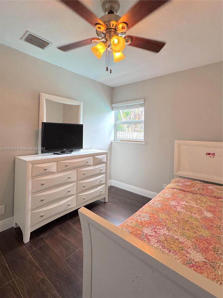DEERFIELD BEACH ESTATES - Residential Lease