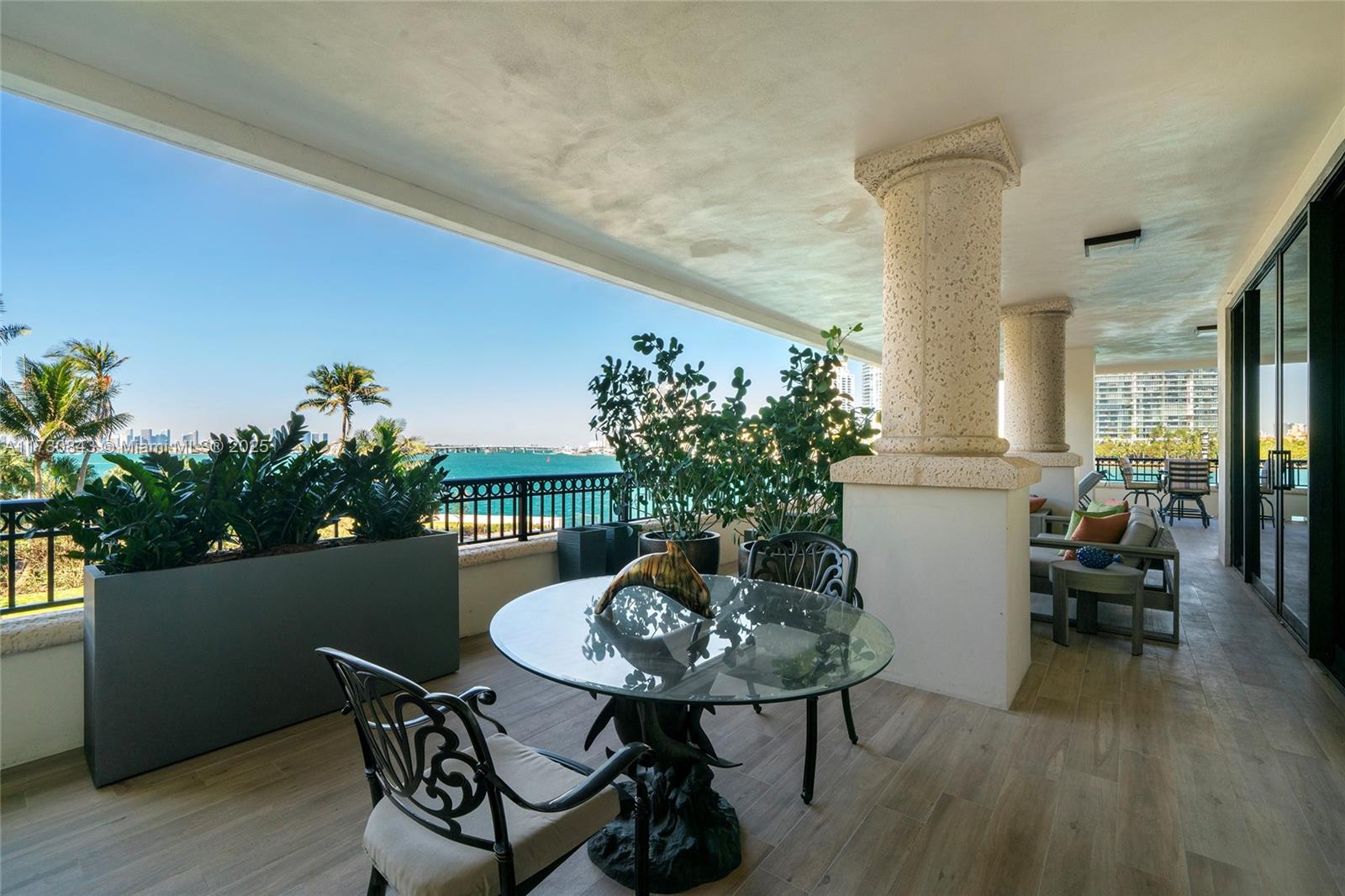 FISHER ISLAND - Residential
