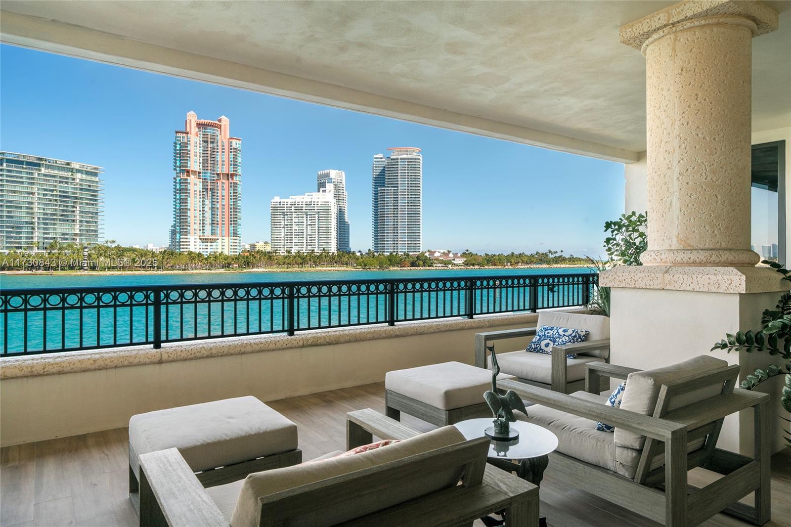 FISHER ISLAND - Residential