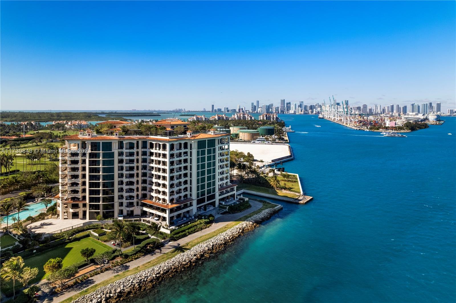 FISHER ISLAND - Residential