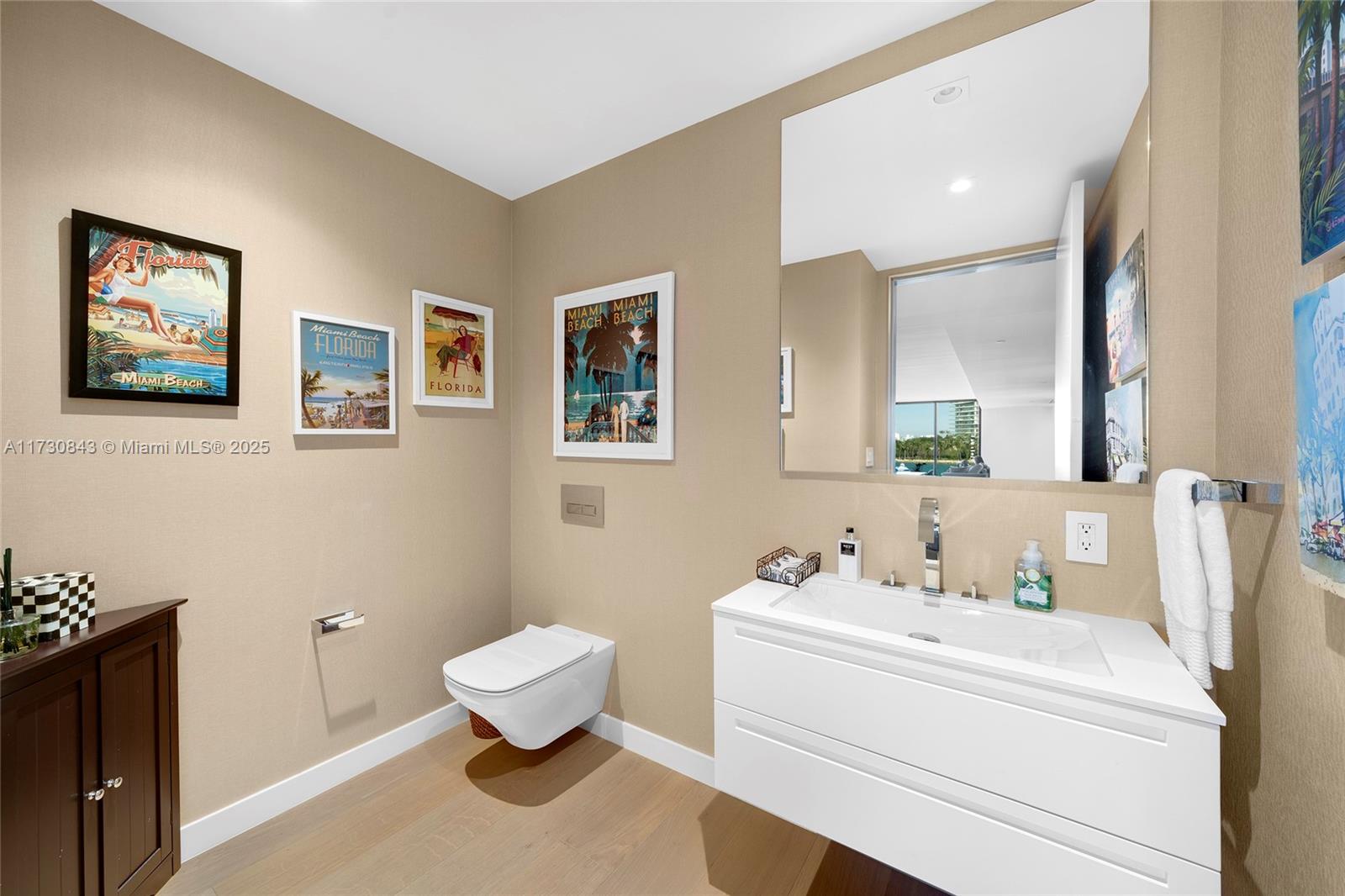 FISHER ISLAND - Residential