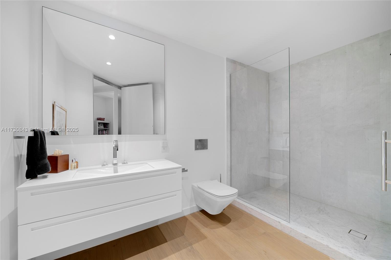 FISHER ISLAND - Residential