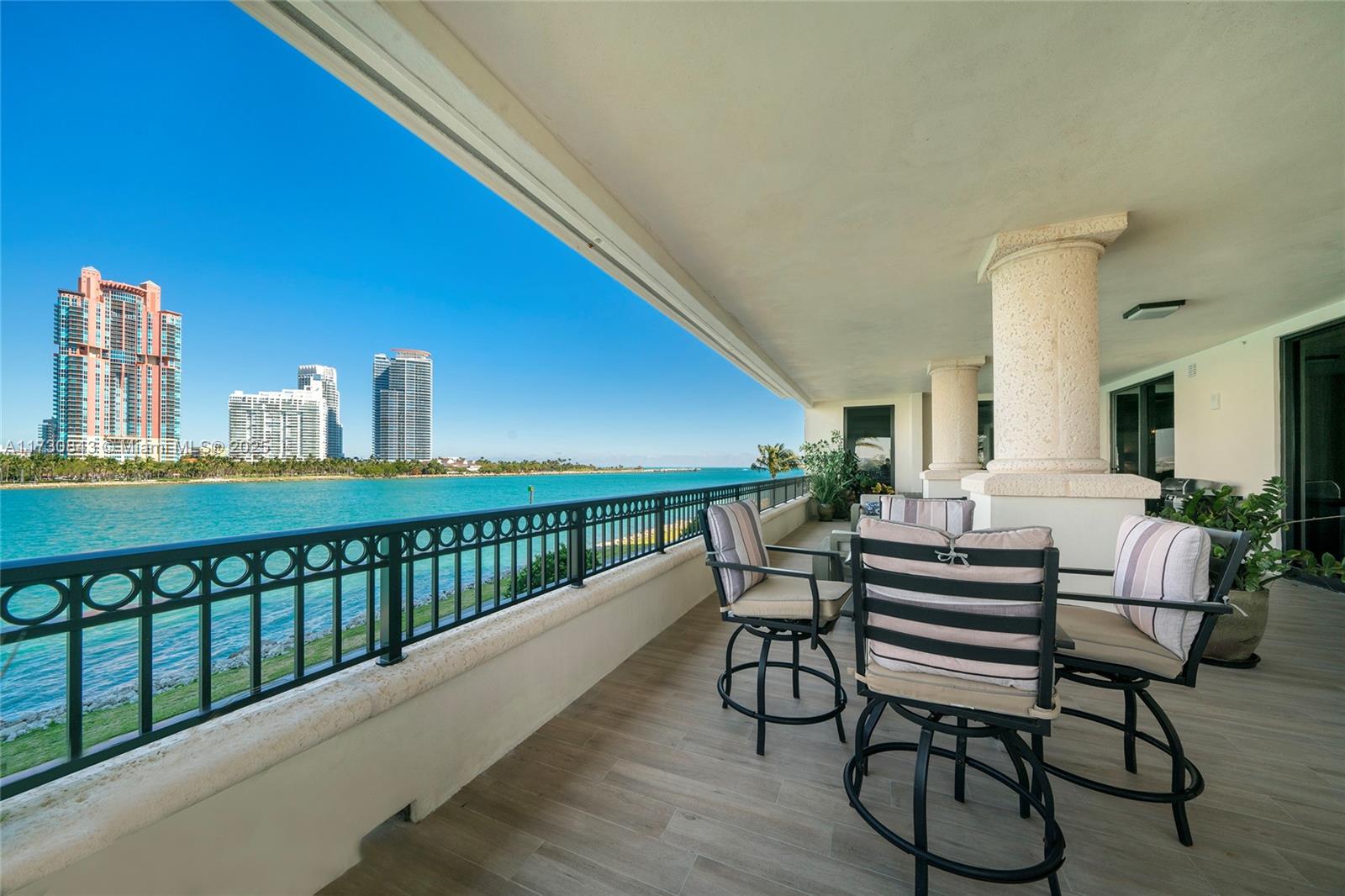 FISHER ISLAND - Residential