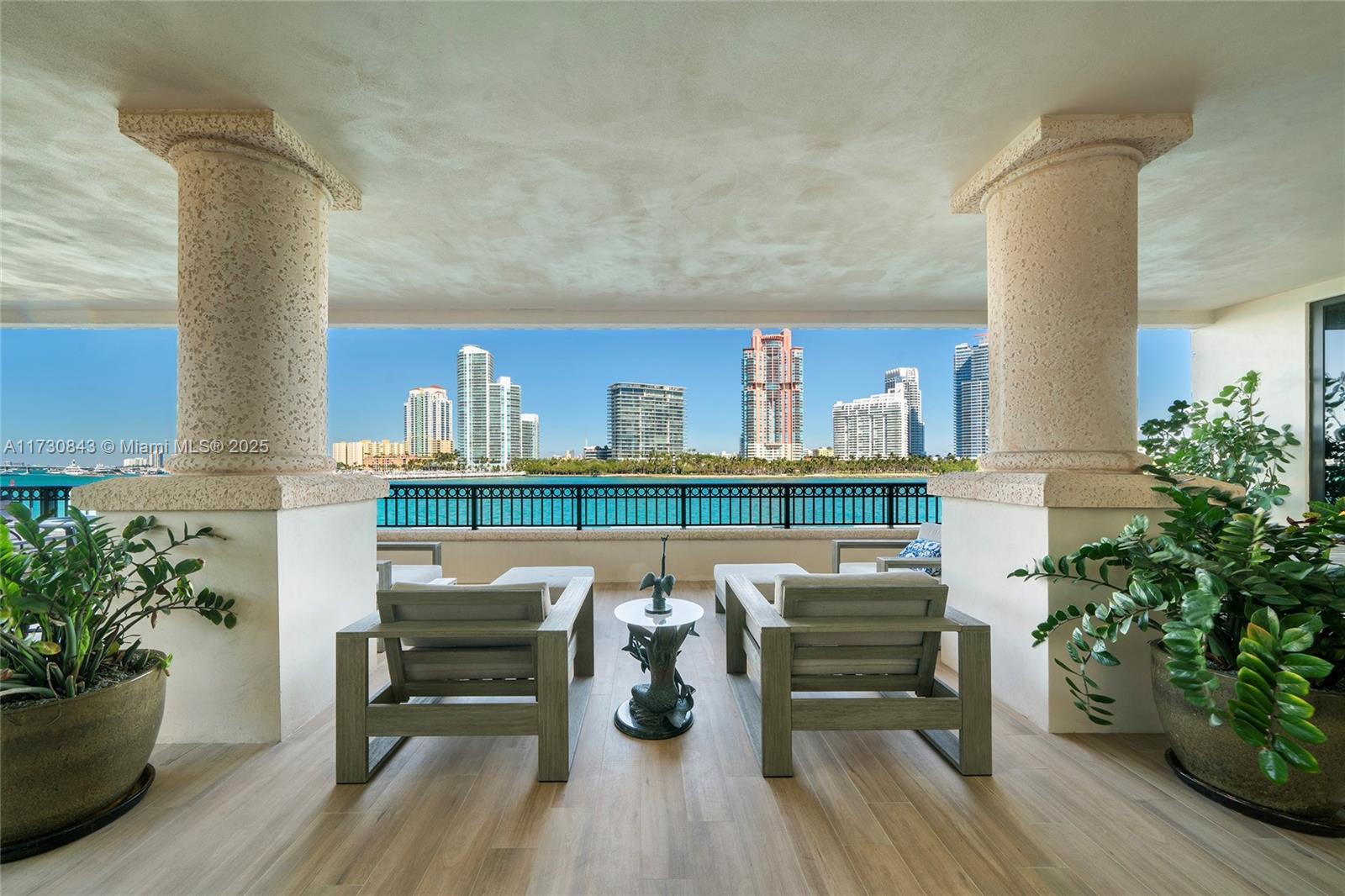 FISHER ISLAND - Residential