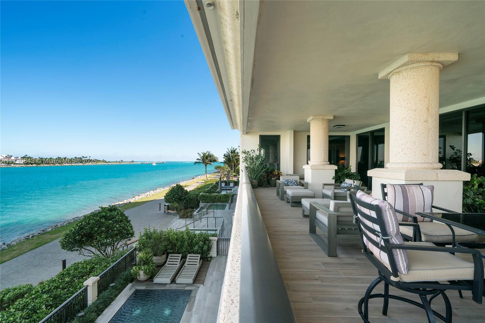 FISHER ISLAND - Residential