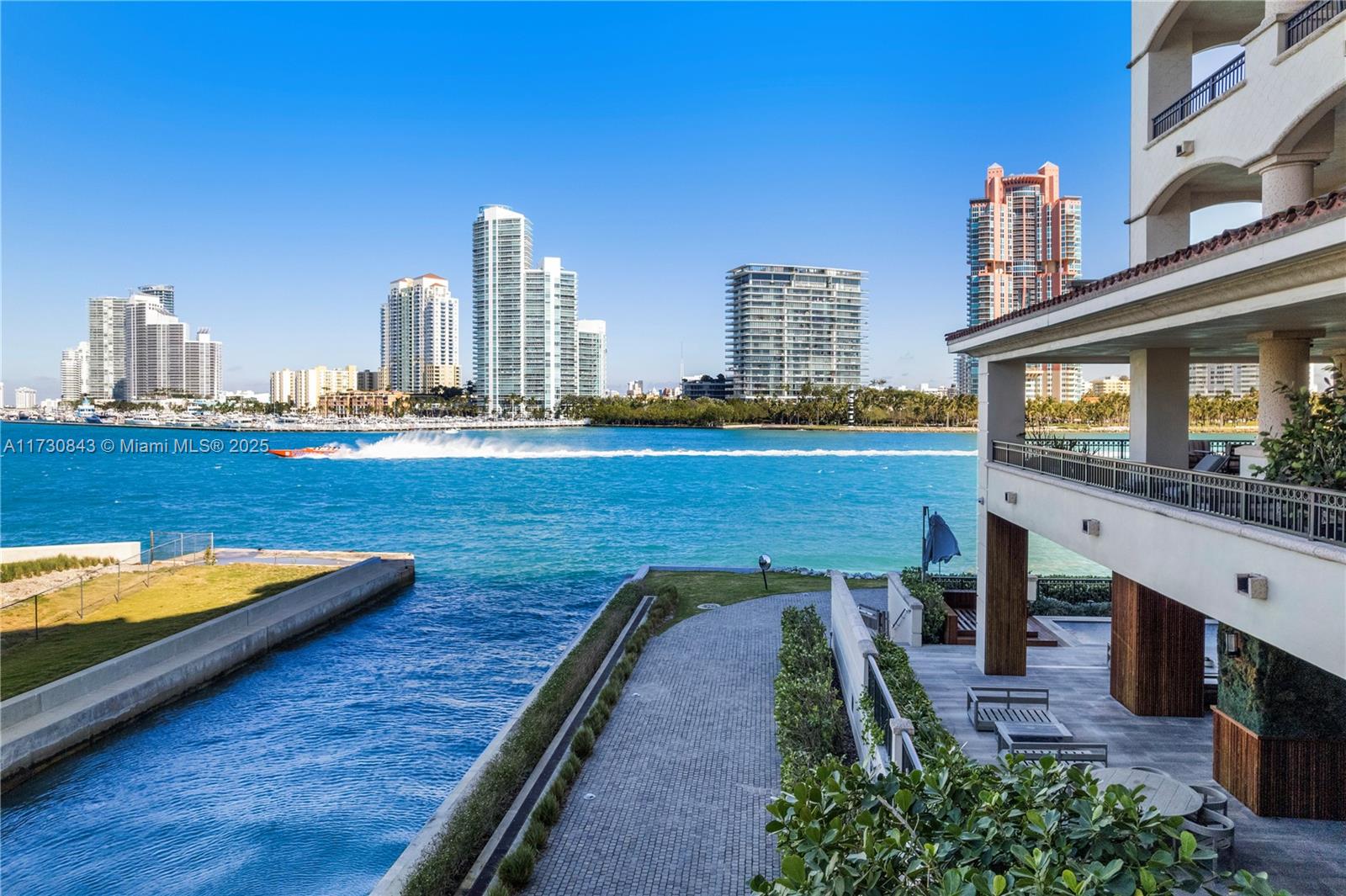 FISHER ISLAND - Residential
