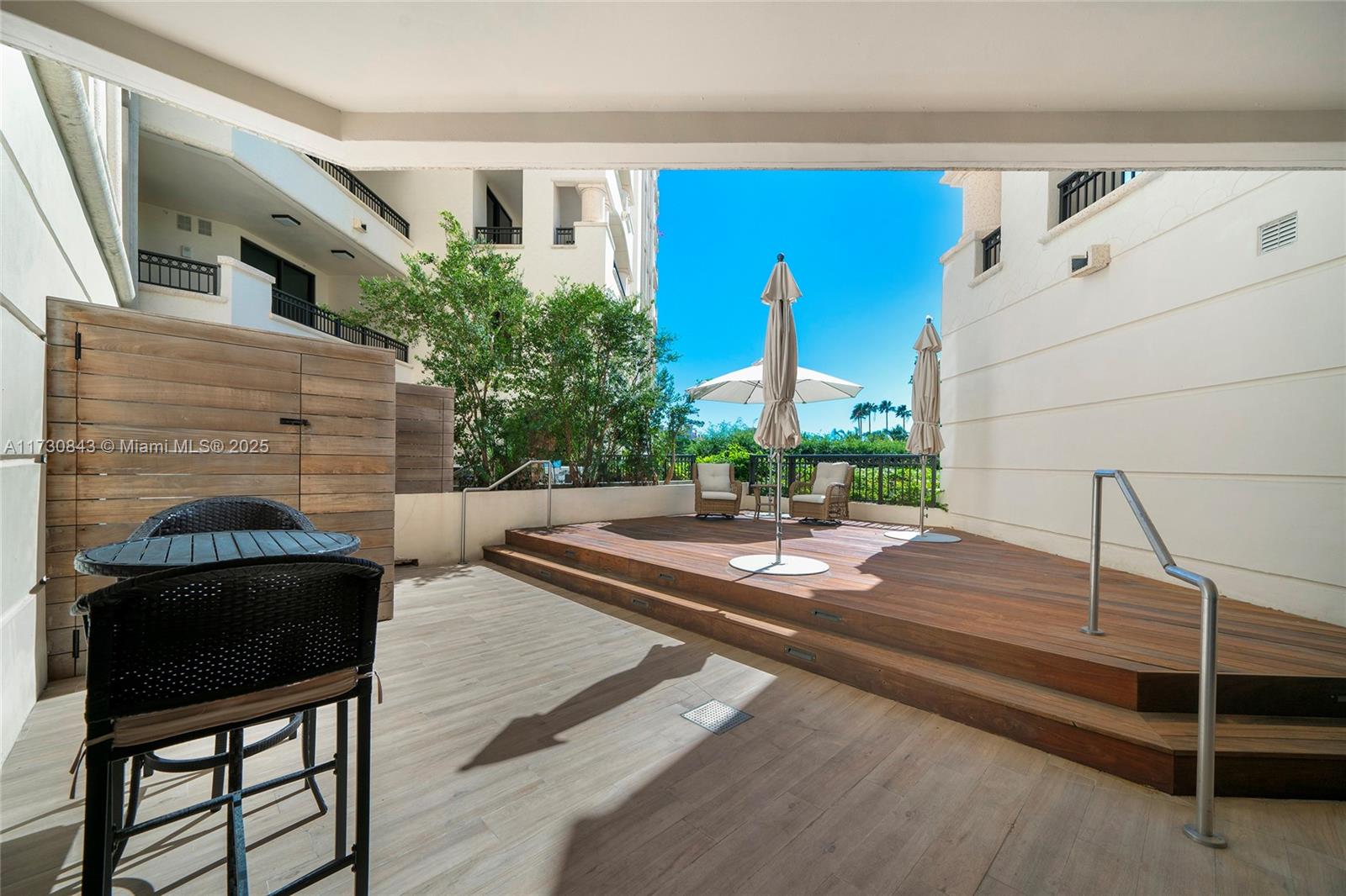 FISHER ISLAND - Residential