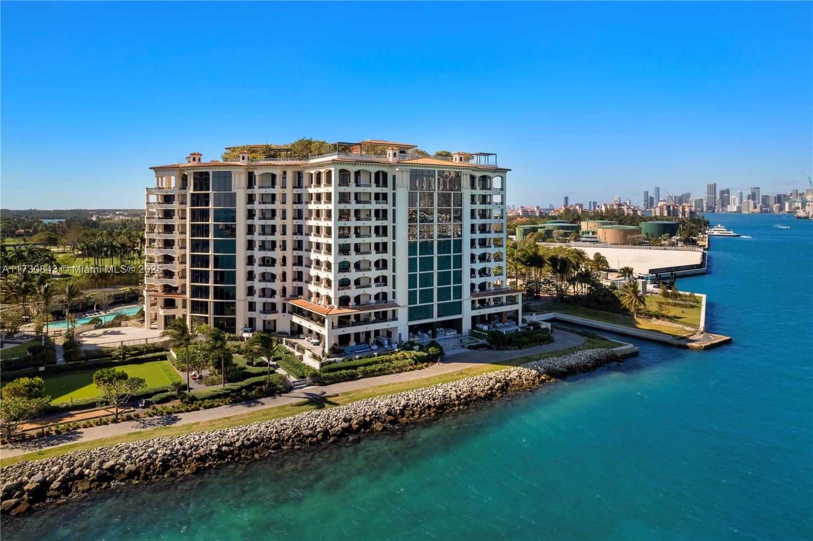 FISHER ISLAND - Residential
