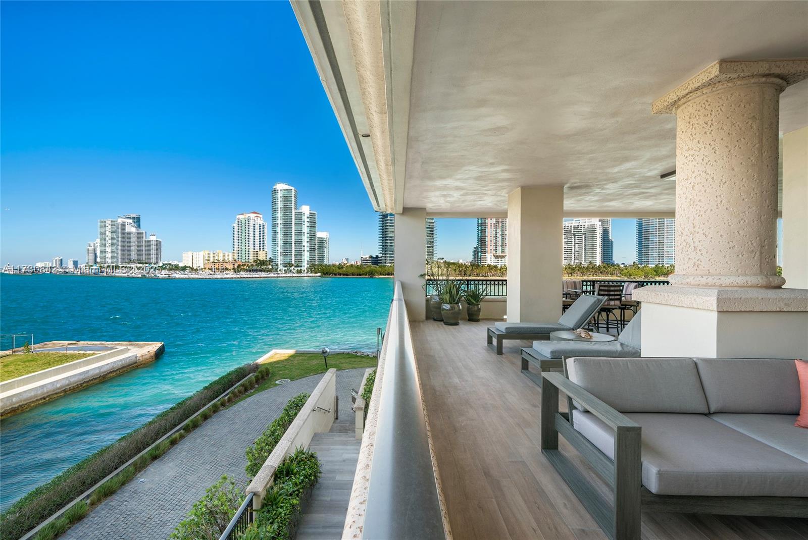 FISHER ISLAND - Residential