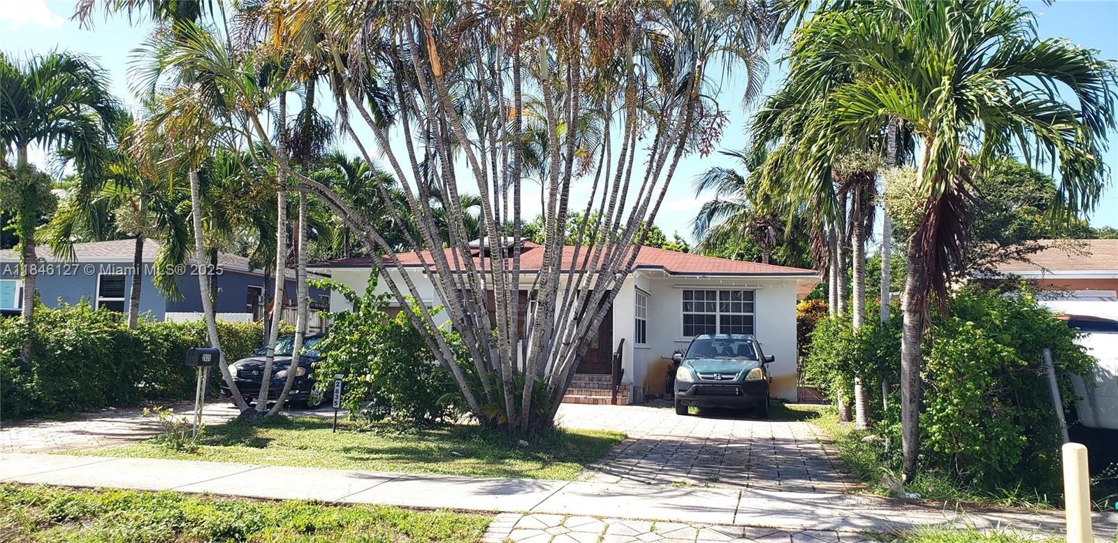 Great house in Hollywood for rent. Just east of I95. Enjoy open your kitchen with granite counter tops and plenty of cabinetry. Private spacious backyard with mango and avocado trees! Tile thru out. Updated Bathroom. The house is shared with an efficiency. Gas is included in the rent. Gas Stove.