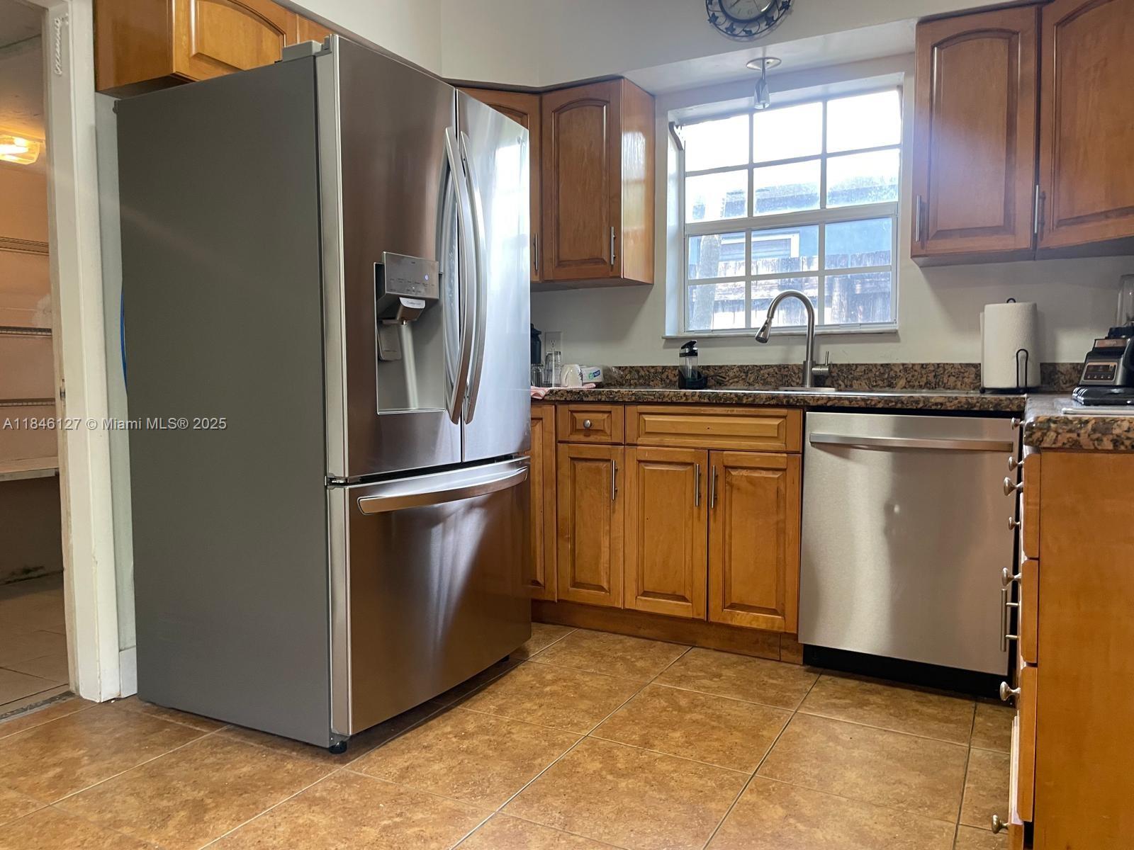 SOUTH HOLLYWOOD AMD PLAT - Residential Lease