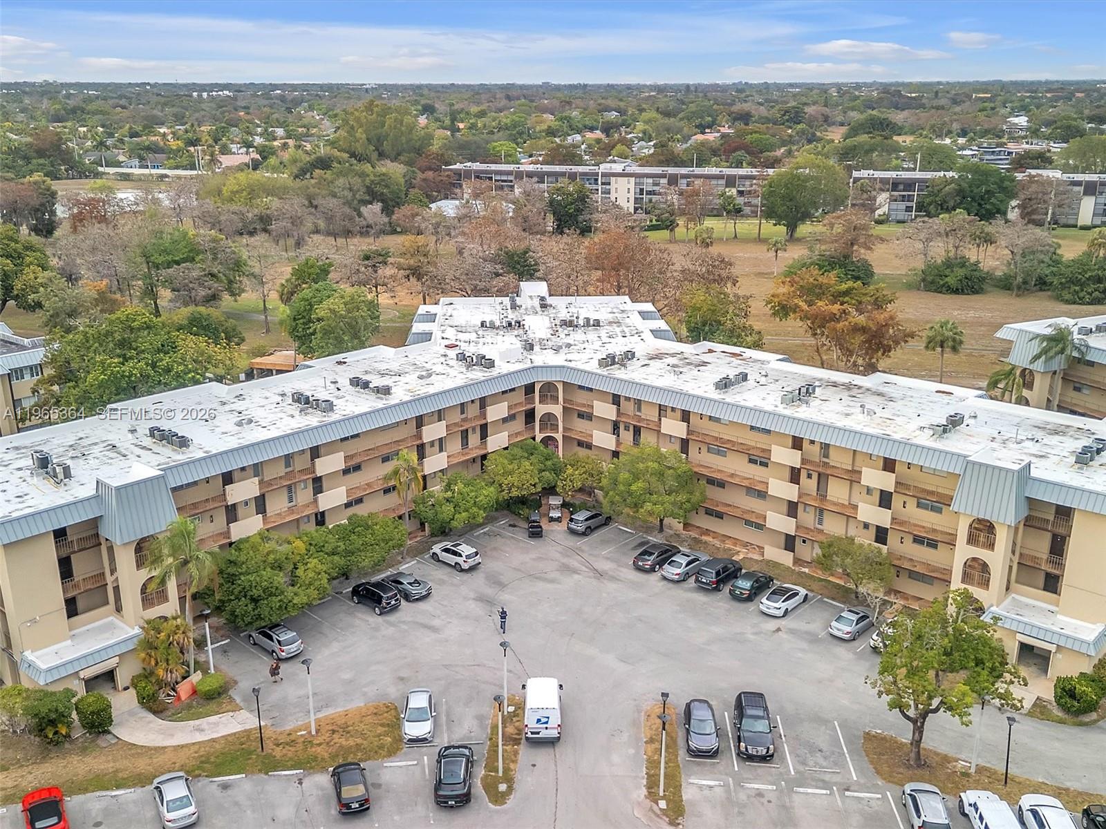 INVERRARY COUNTRY CLUB - Residential