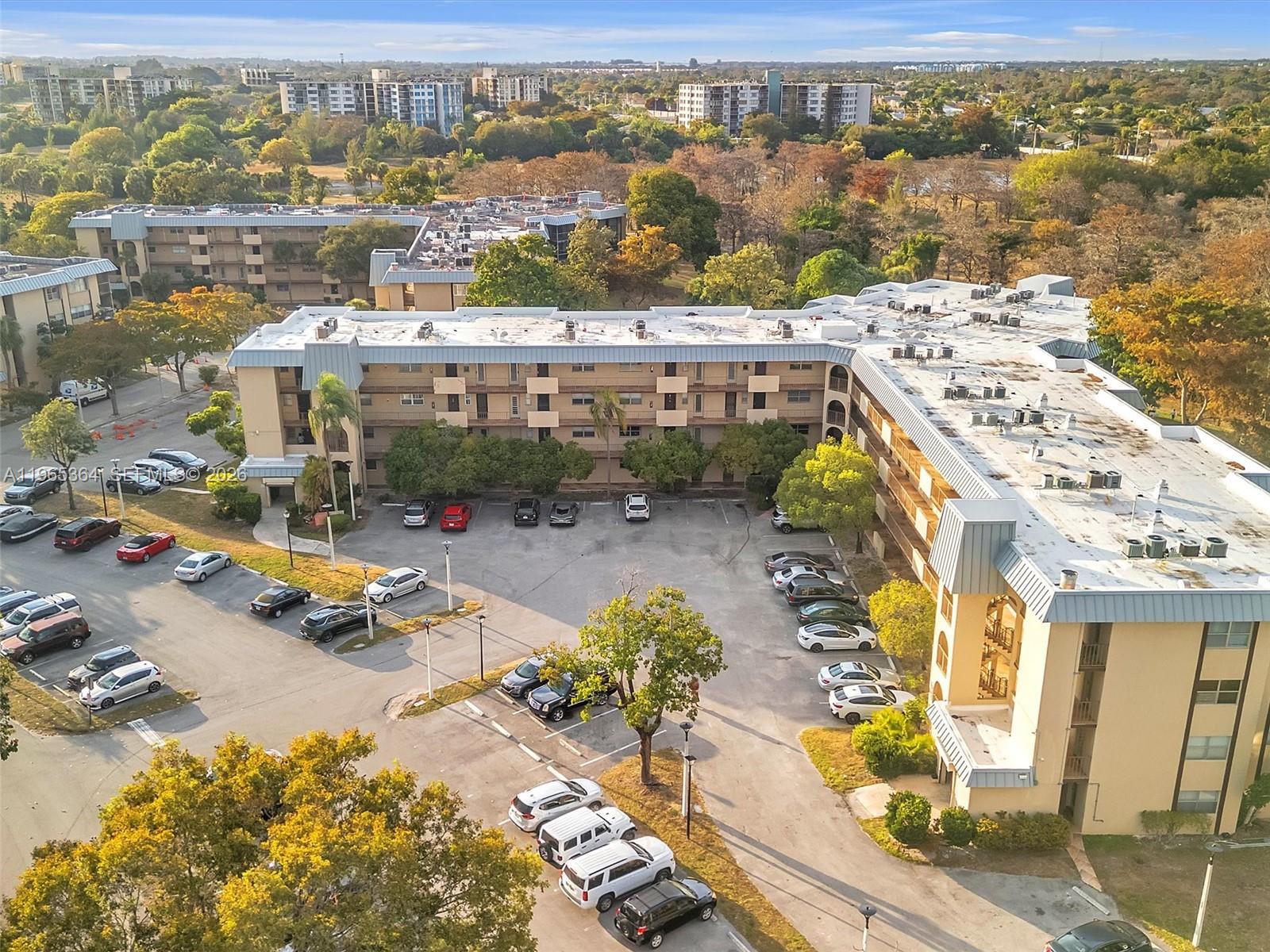 INVERRARY COUNTRY CLUB - Residential