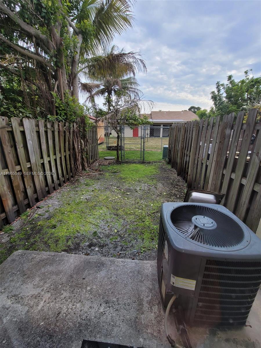 VANDERBILT PARK TOWNHOUSE - Residential Lease