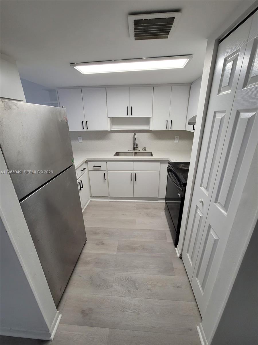 VANDERBILT PARK TOWNHOUSE - Residential Lease