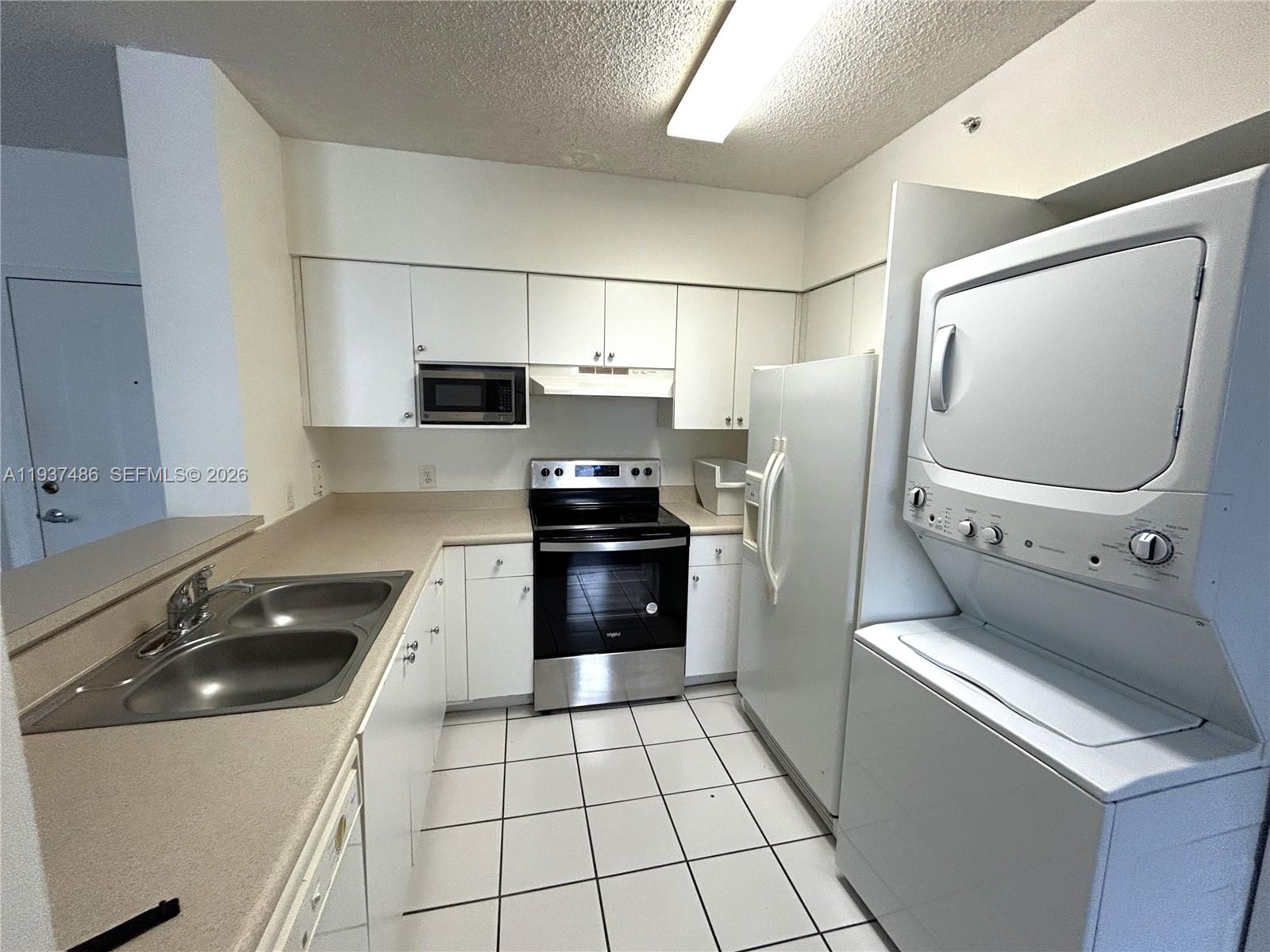 5091 NW 7th St PH-10