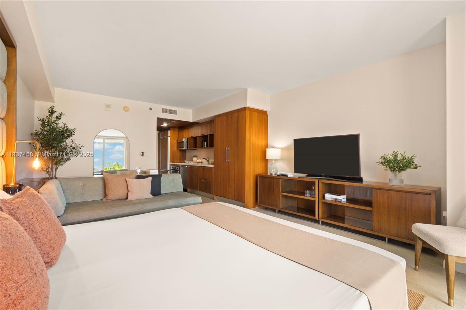 50 Biscayne Blvd 411