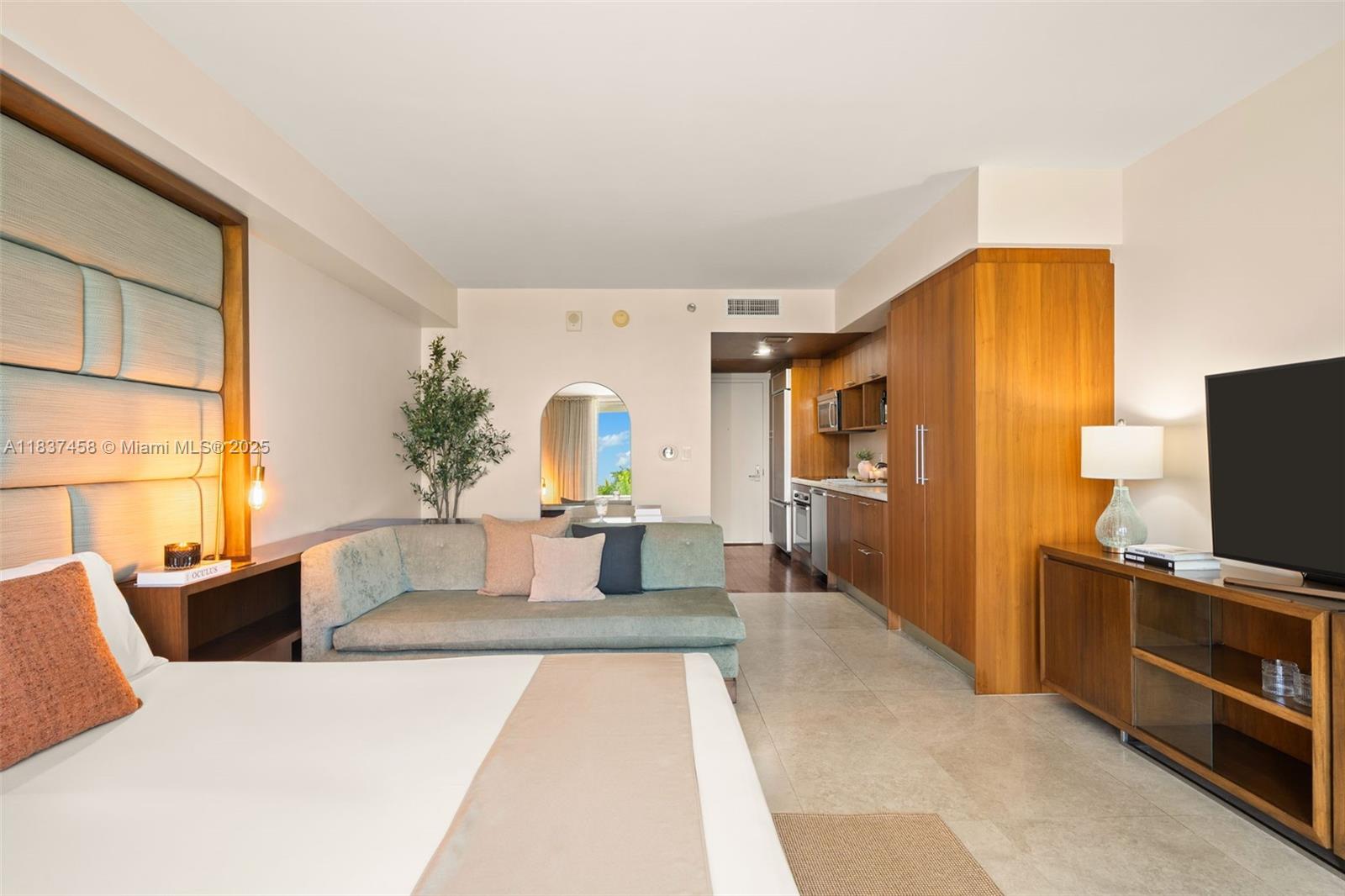 50 Biscayne Blvd 411