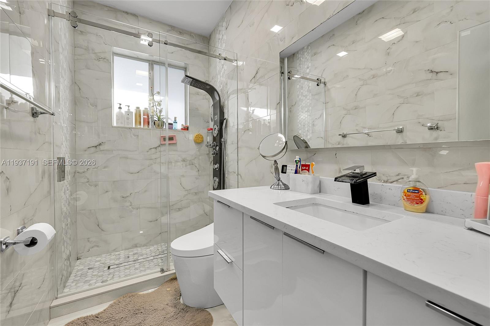 COLONIAL PINES - Residential