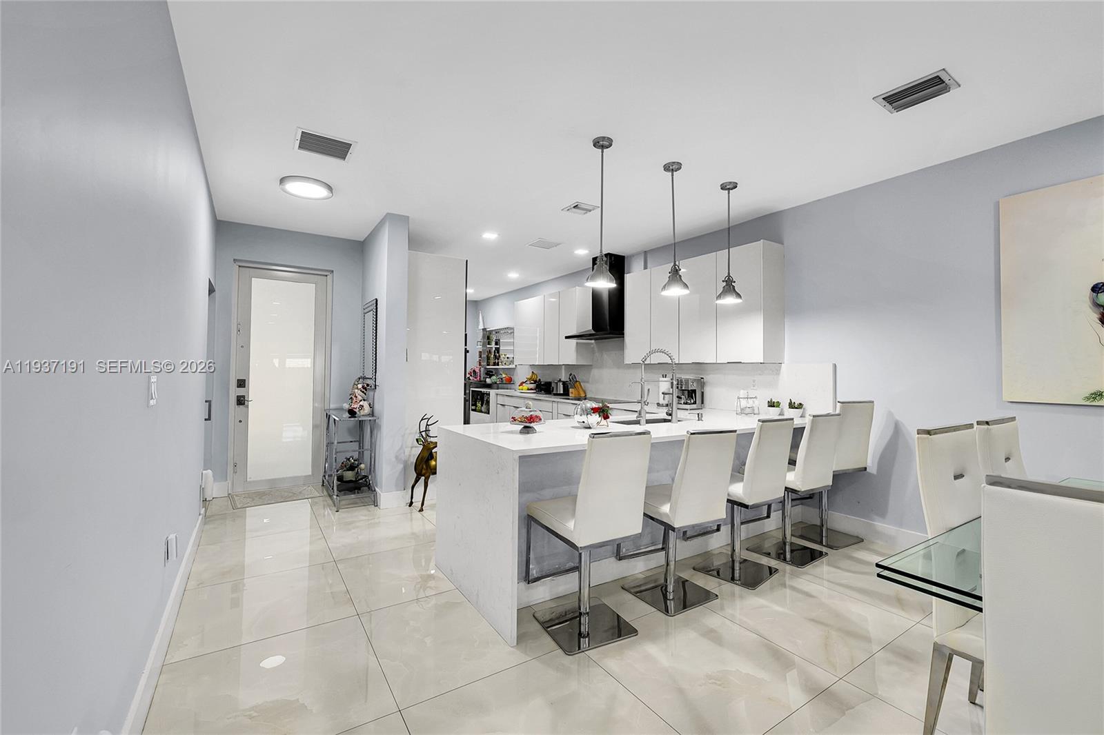 COLONIAL PINES - Residential