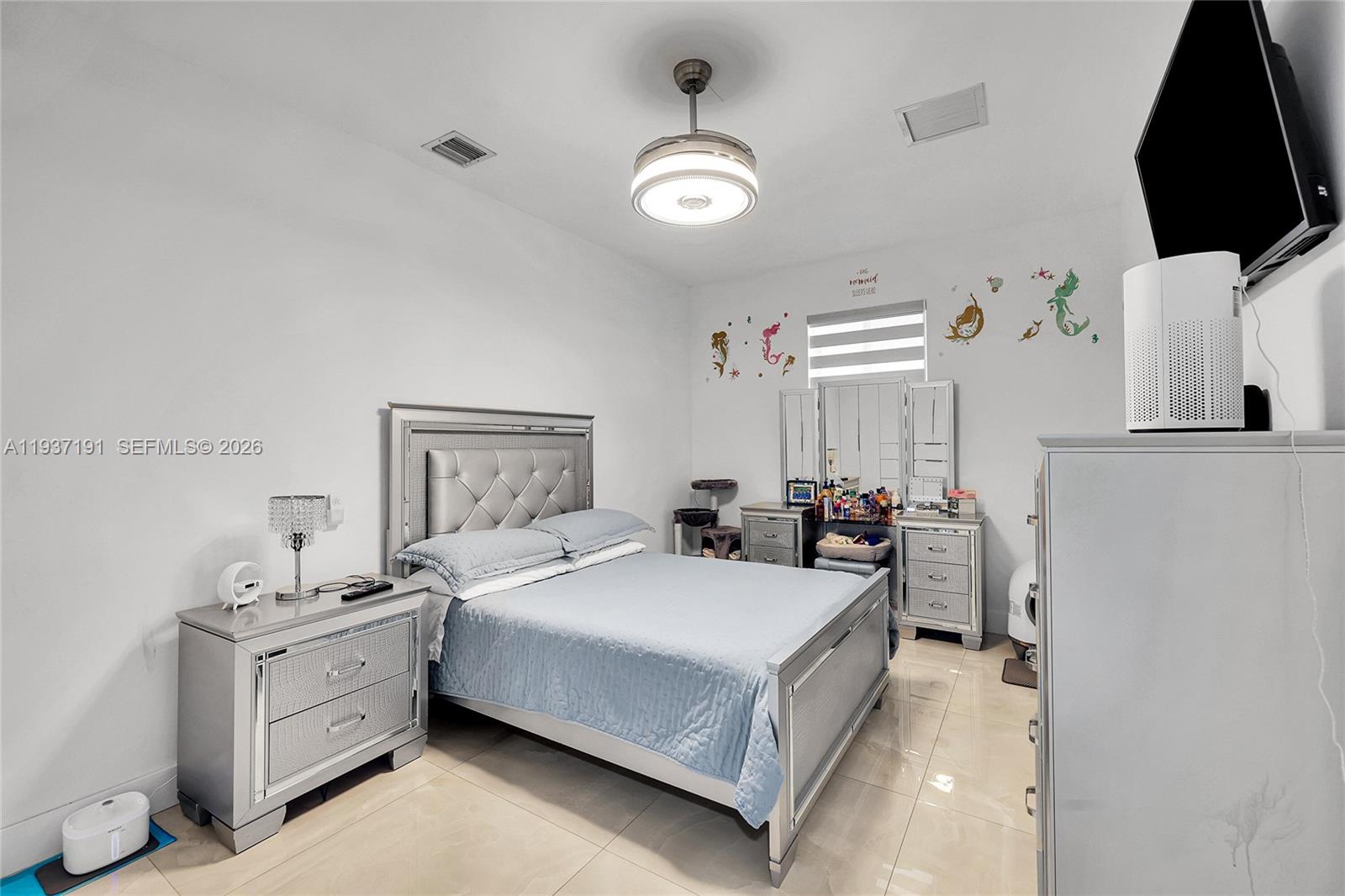 COLONIAL PINES - Residential