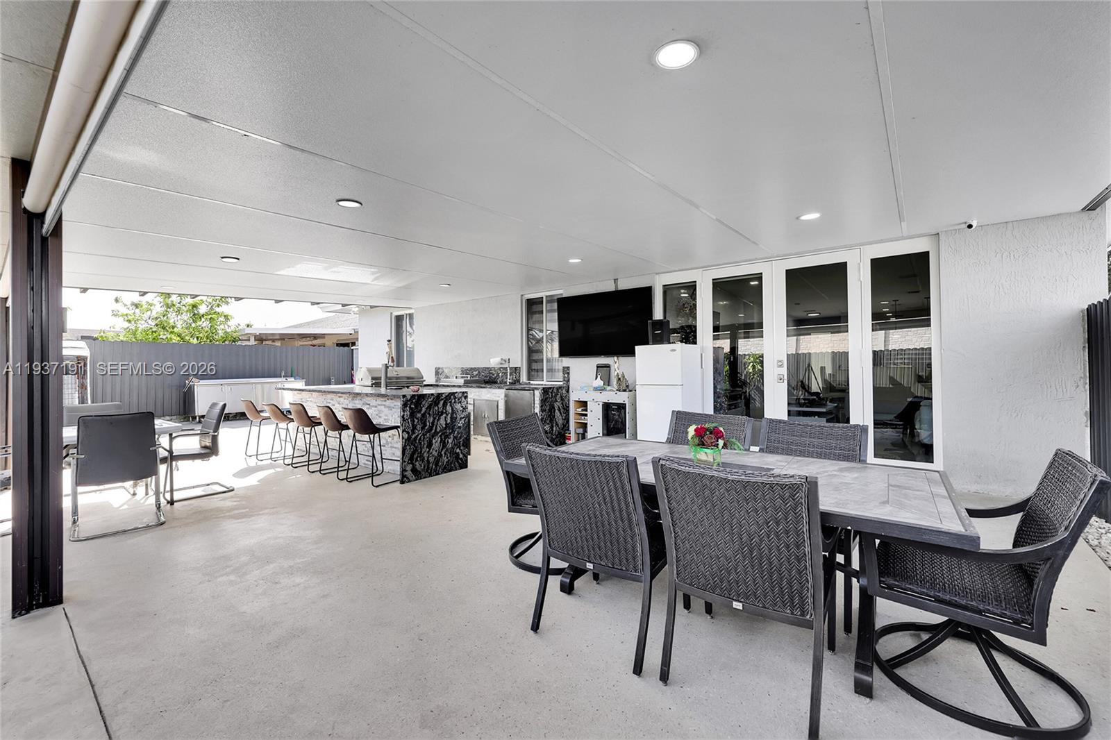 COLONIAL PINES - Residential