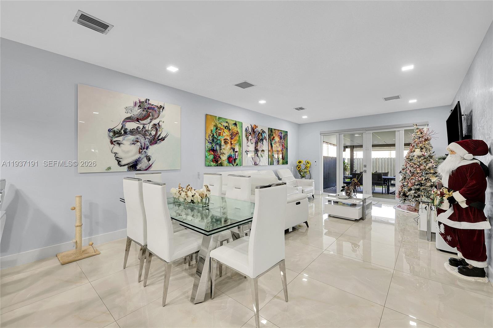 COLONIAL PINES - Residential