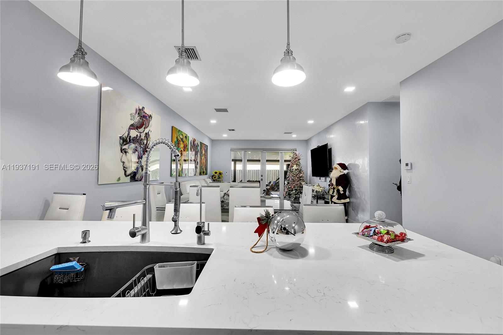 COLONIAL PINES - Residential