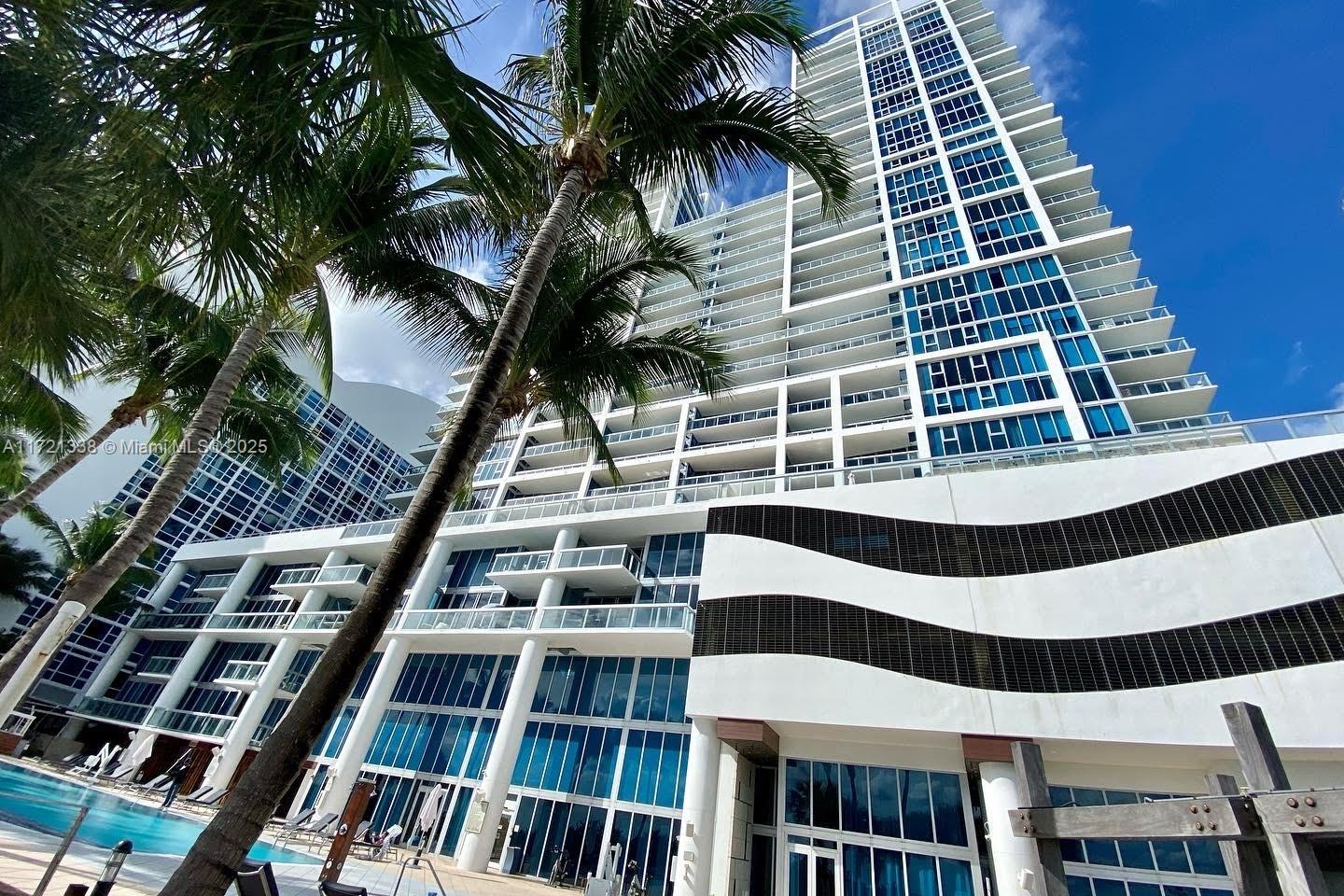 NORTH CARILLON BEACH COND - Residential
