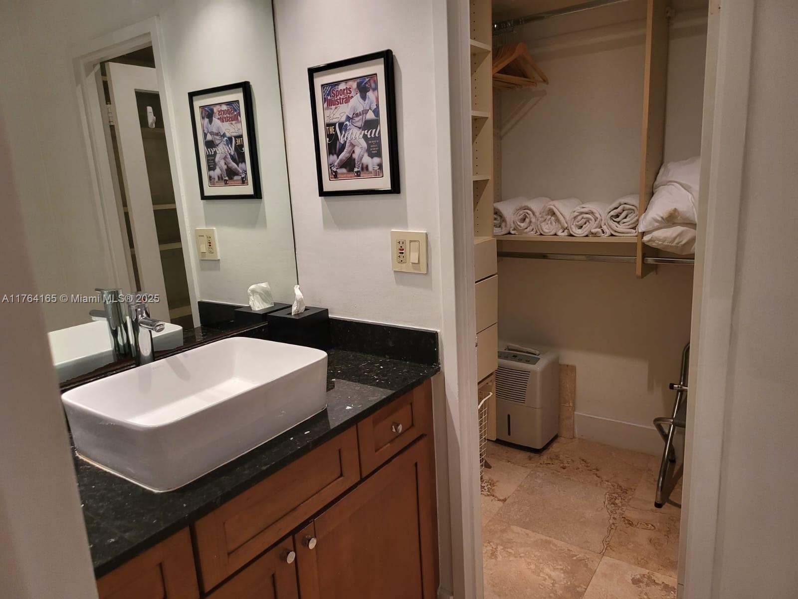 100 Lincoln Rd 1238