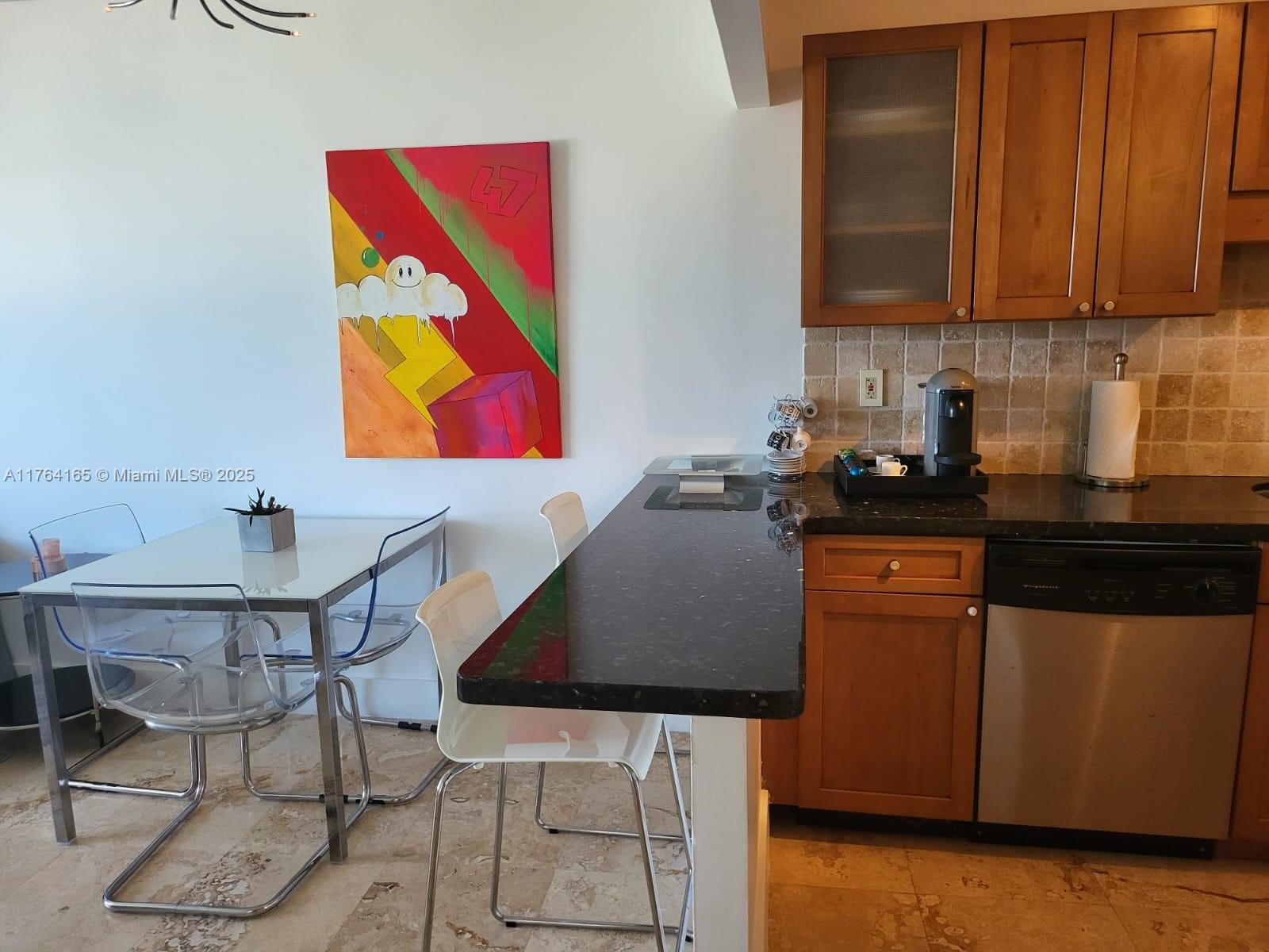 100 Lincoln Rd 1238