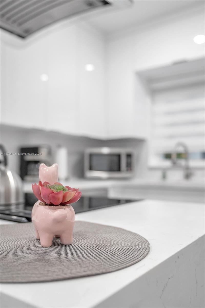 RICHARDS MIAMI SHORES - Residential Income