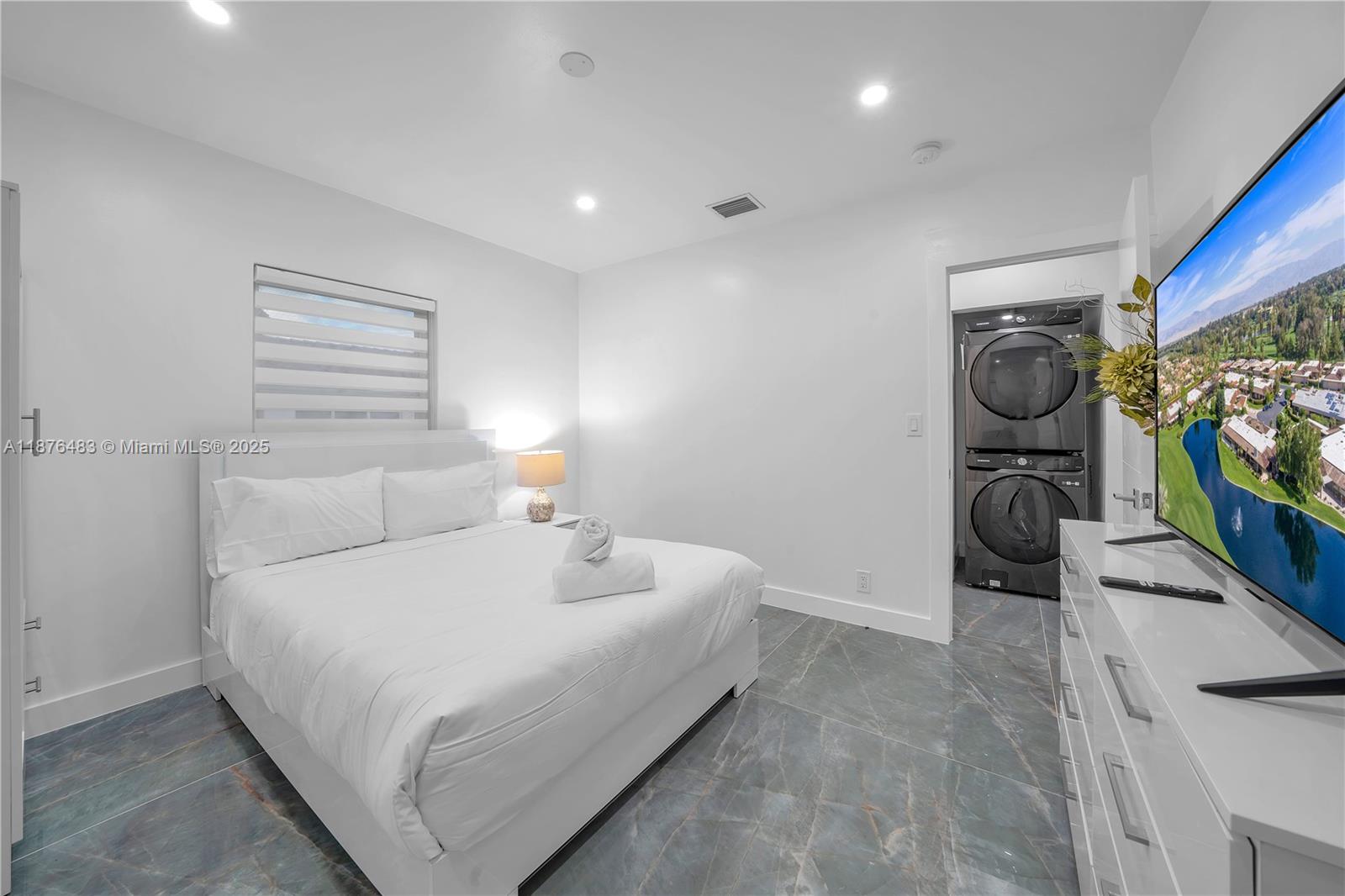 RICHARDS MIAMI SHORES - Residential Income