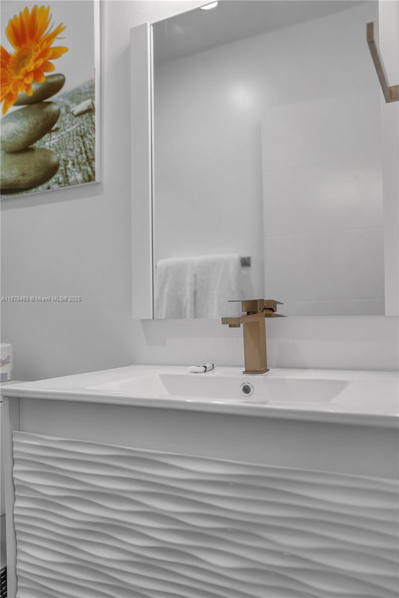 RICHARDS MIAMI SHORES - Residential Income