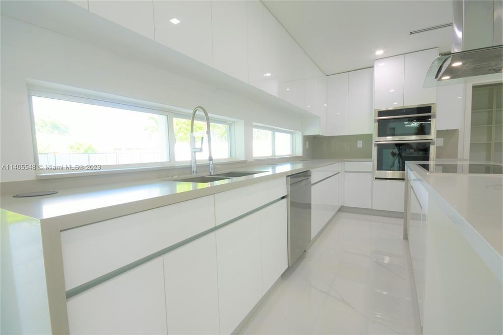 Photo of 4901 Grant St, Hollywood, FL 33021 (MLS # A11405548)