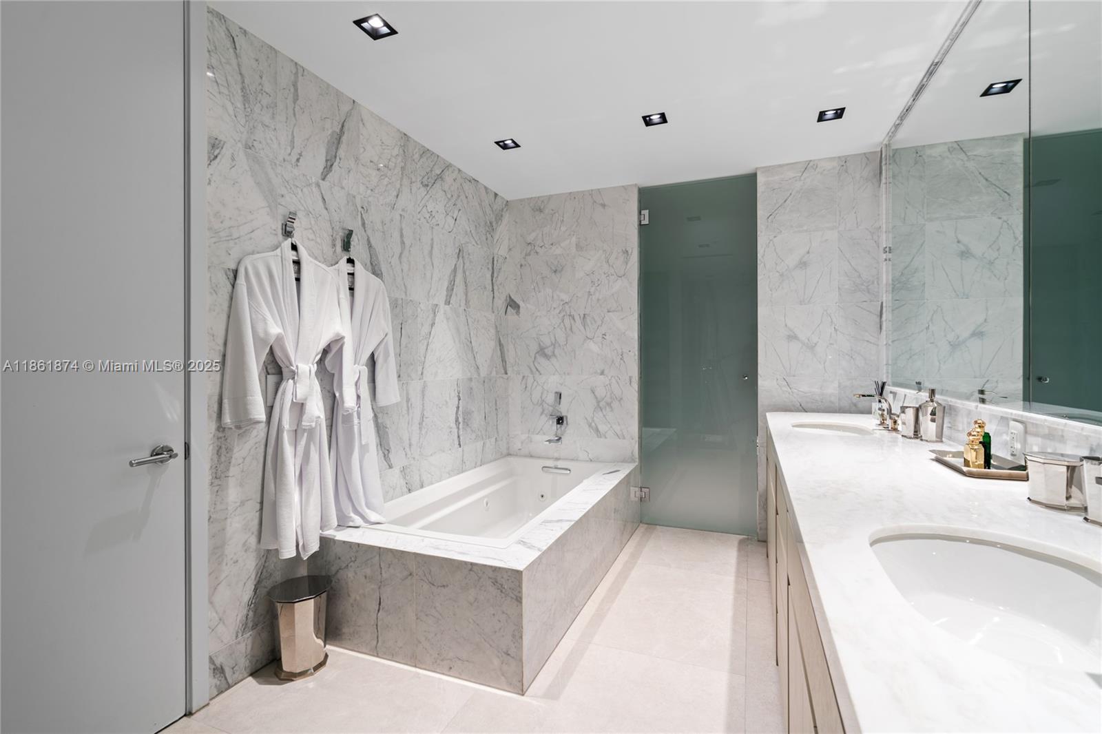 ALTOS DEL MAR NO. 5 - Residential