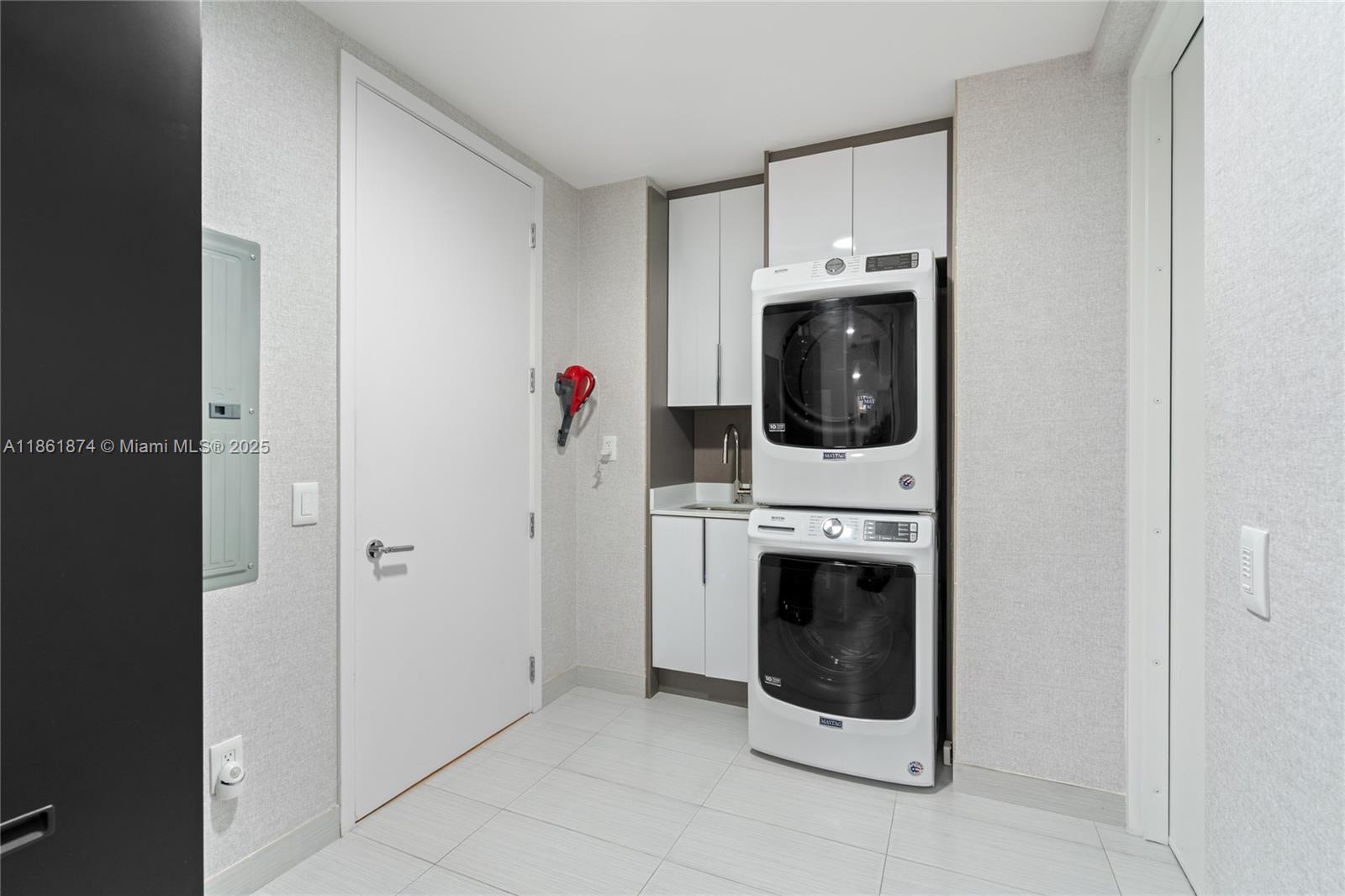 ALTOS DEL MAR NO. 5 - Residential